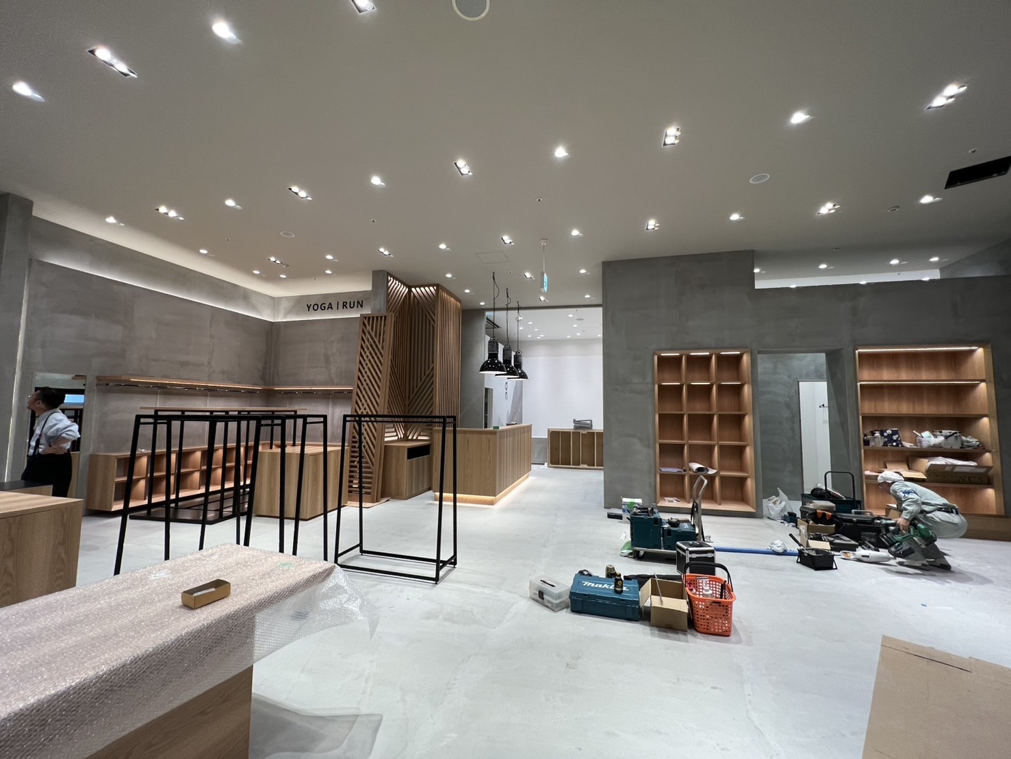 商業施設新築の電気設備工事